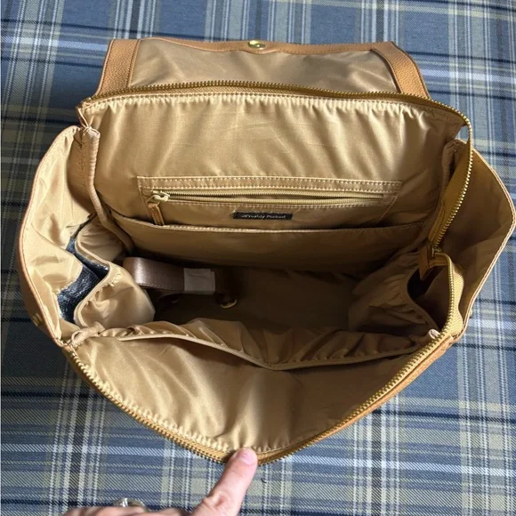 Freshly Picked classic diaper bag in Butterscotch - Picture 4 of 9